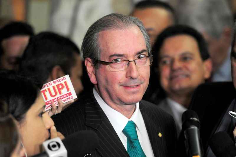 Alvos da Operação Lava-Jato, Cunha e Alves estão presos preventivamente. O relatório se baseia em mensagens dos celulares de ambos