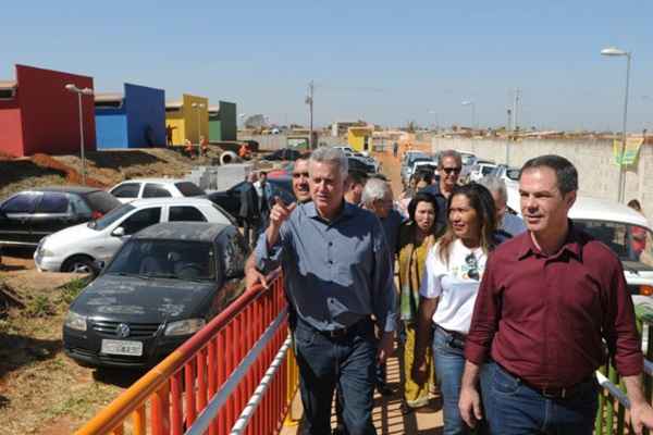 Governador Rodrigo Rollemberg vistoria obras da Escola Classe 8, em Ceilândia, na manhã desta sexta (11).