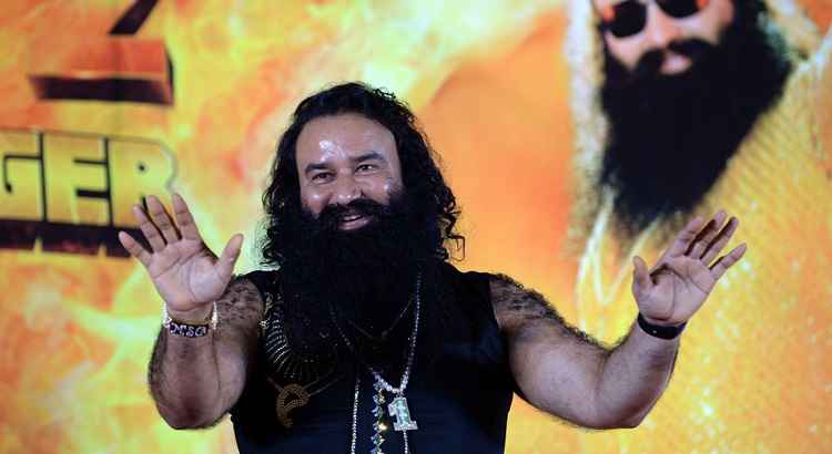 Esta não é a primeira vez que o guru Gurmeet Ram Rahim Singh se encontra no centro de uma polêmica