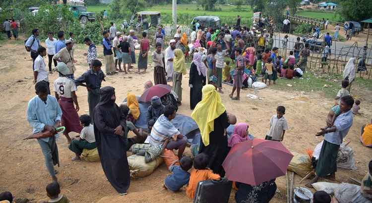 Mais de 400 mil refugiados rohingyas já estão em Bangladesh após fugirem das violências anteriores