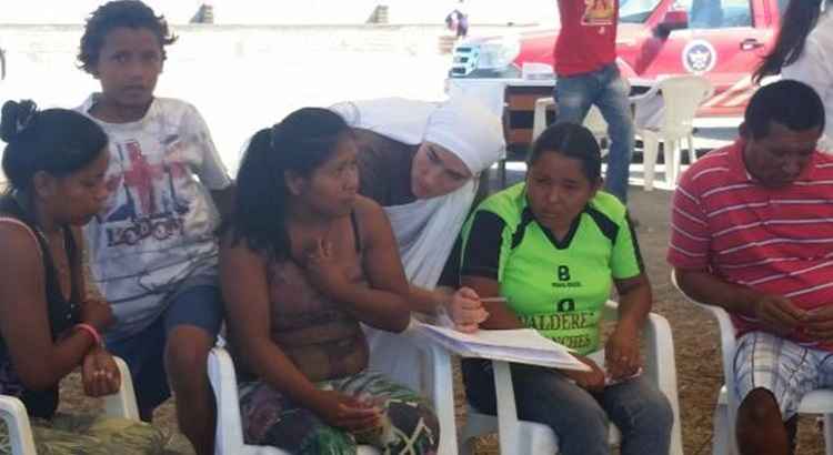 Diariamente imigrantes venezuelanos ingressam no Brasil pela fronteira com Roraima em busca de uma vida melhor