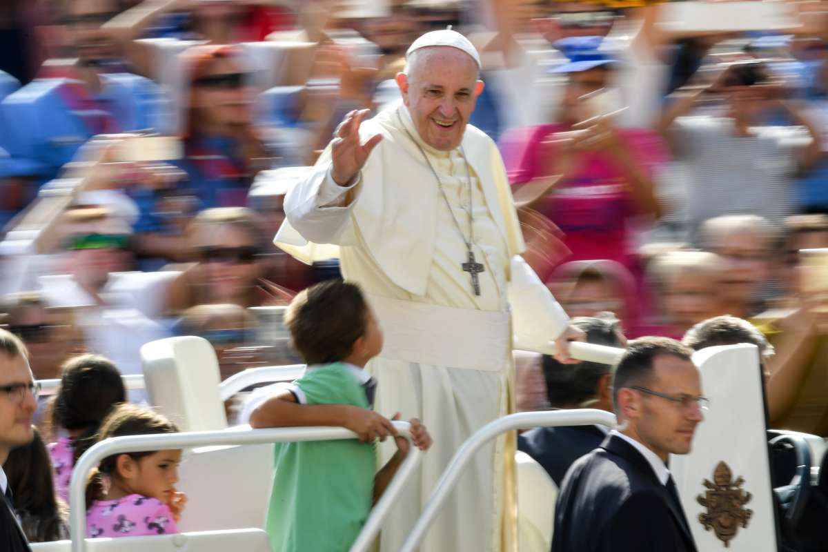 Papa Francisco em passeio na praça de São Pedro, Vaticano