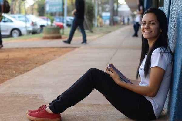 Gabrielle Araújo César vê a internet como ferramenta essencial para os estudos