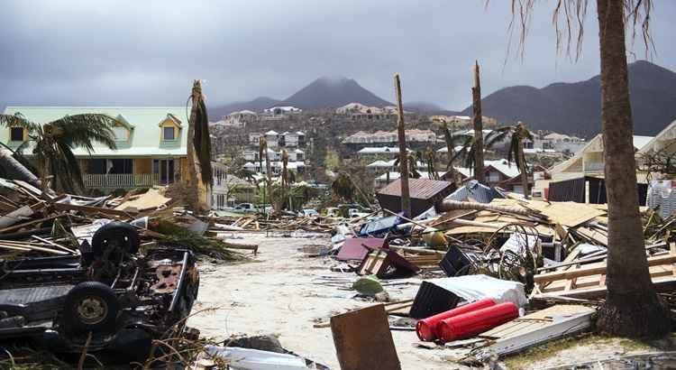 Furacão Irma é reduzido para categoria 4, mas continua perigoso