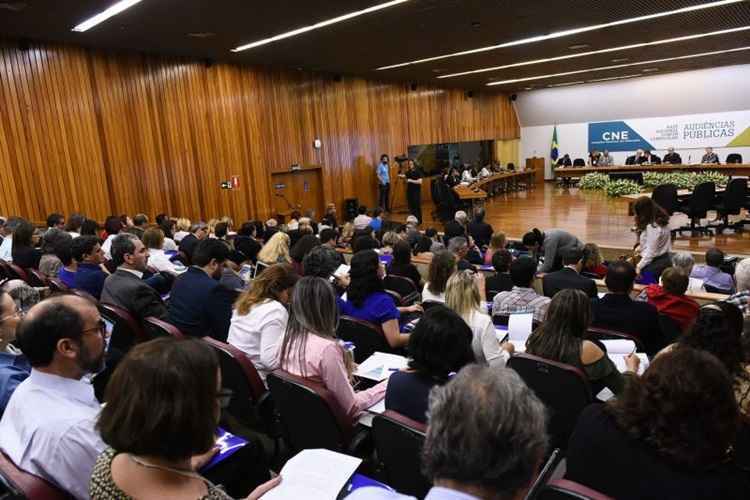 Sugestões e críticas das audiências sobre a terceira versão da BNCC serão levadas em consideração na elaboração do parecer dos conselheiros