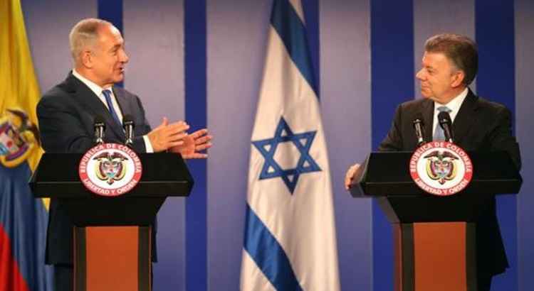 Primeiro-ministro israelense, Benjamin Netanyahu, e o presidente da Colômbia, Juan Manoel Santos, em Bogotá