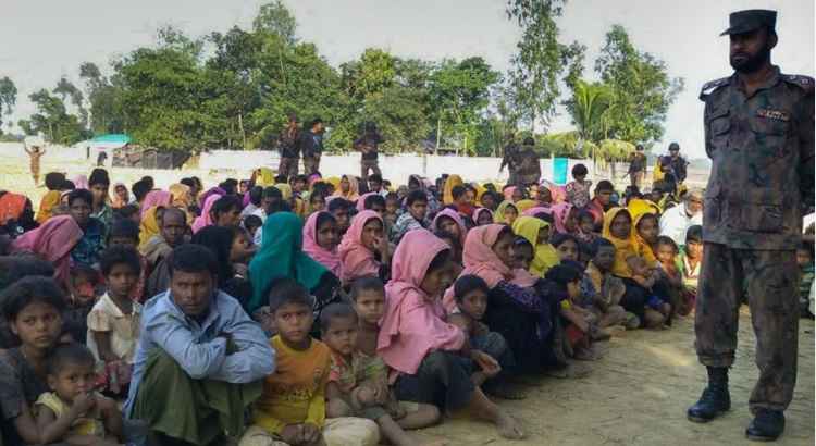 Cerca de 400 mil rohingyas chegaram a Bangladesh desde o final de agosto, fugindo de uma campanha de repressão do exército de Mianmar em resposta a ataques dos rebeldes rohingyas