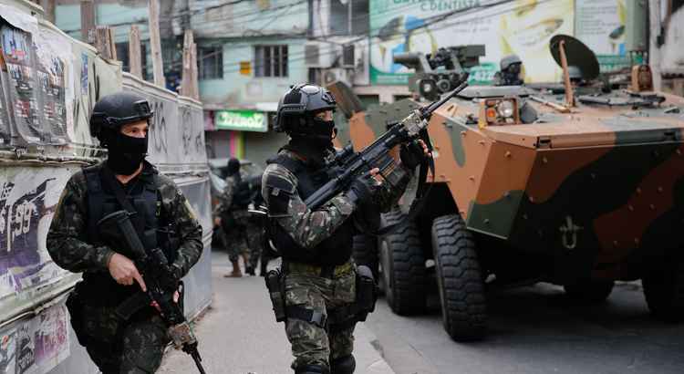 Não há previsão de quanto tempo deve durar essa operação. Ela é uma demonstração de força do Estado e de apoio à Polícia Militar após o confrontos