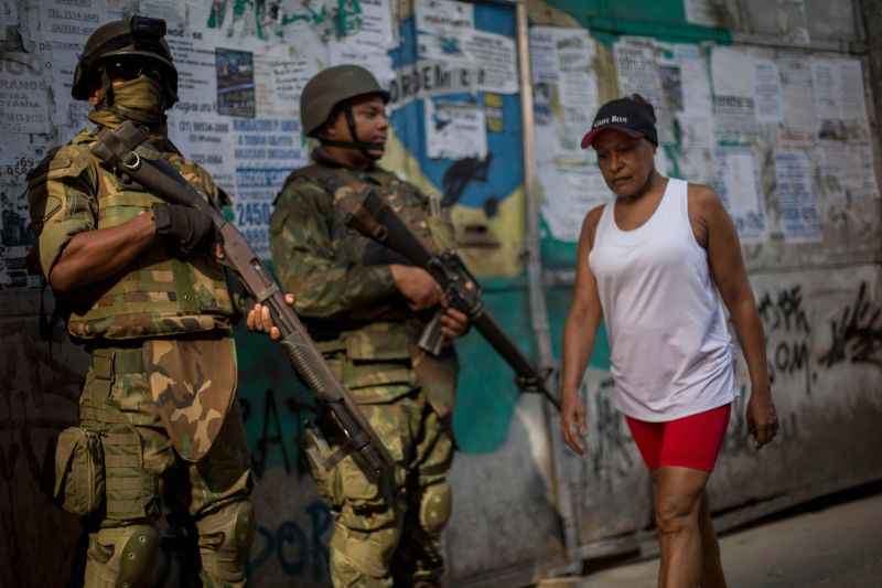 Na Rocinha, teme-se que, com a saída das Forças Armadas, o conflito pelo domínio recomece