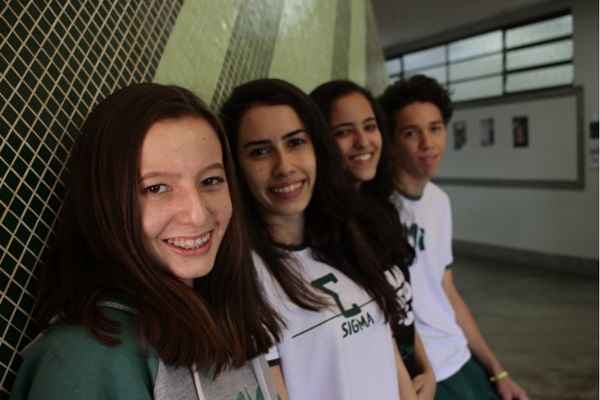 Ester Lira, Beatriz Mingorance, Laura Salomão e Vitor Carvalho