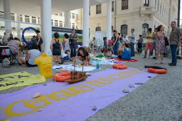 Ato Arte Pela Liberdade contou com atividades para as crianças na Praça Mauá, zona portuária da capital fluminense