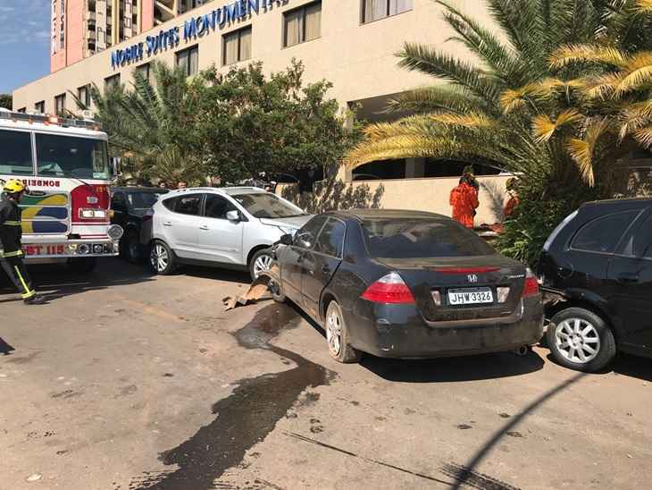 Carro atingiu outros três veículos estacionados no Setor Hoteleiro Norte