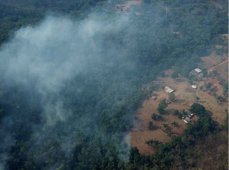 Devido à crise, água para apagar incêndio na Chapada é captada em Anápolis