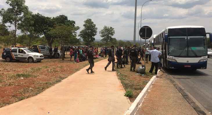 Prisões de nove foragidos ocorreram durante uma abordagem da PM