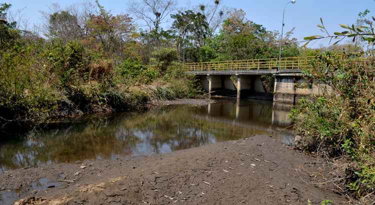 Seca severa atinge reservatórios do Distrito Federal: crise no abastecimento