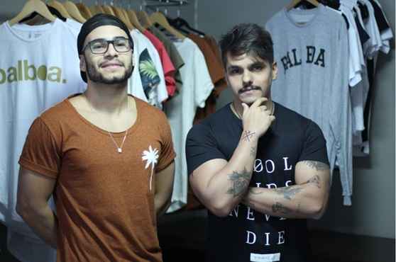 Samir e Raphael têm uma empresa de roupas on-line e começaram o negócio com R$ 500 em mãos