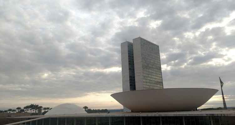 Termômetros marcaram 17°C nesta manhã. Temperatura deve atingir os 27°C durante a tarde