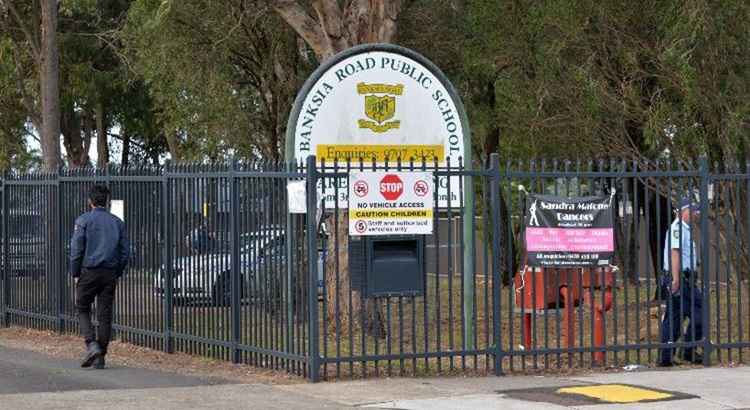 Carro invade escola, mata duas crianças e fere 21 em Sidney, na Austrália