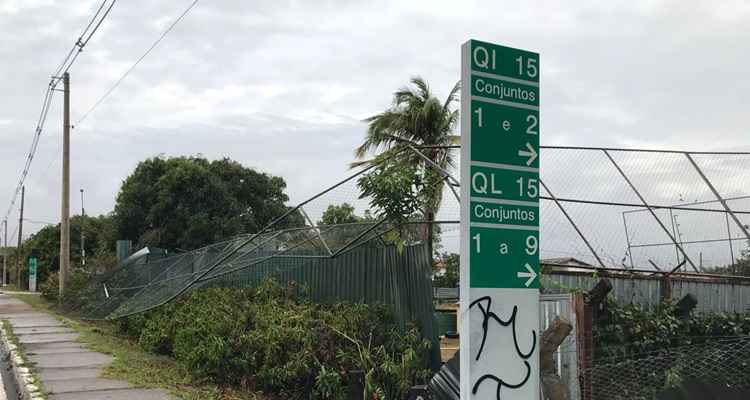 Chuva forte e rajadas de até 50km/h, em Brasília, causam estragos 
