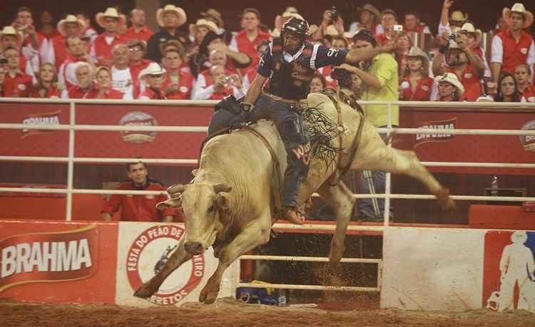 Clube Sertanejo - Modalidade de Rodeio Bulldogging