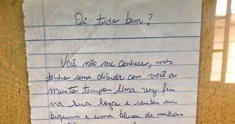 Envelope de correio veio acompanhado de uma carta escrita à mão e R$400