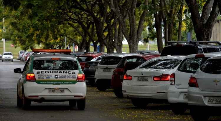 Estacionamento da UnB na Asa Norte: entre janeiro e setembro, foram registrados 170 furtos em carro na instituição