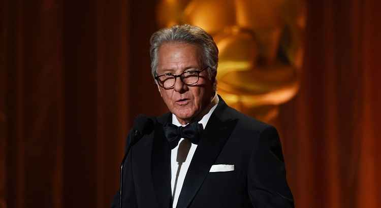 O ator Dustin Hoffman foi acusado de assédio sexual pela atriz Kathryn Rossetter.