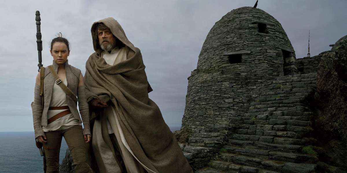 A relação de Rey e Luke Skywalker ganha tons mais profundos no novo filme da saga