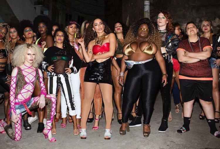 Anitta reúne time de influenciadores e modelos para o elenco do clipe 'Vai malandra'