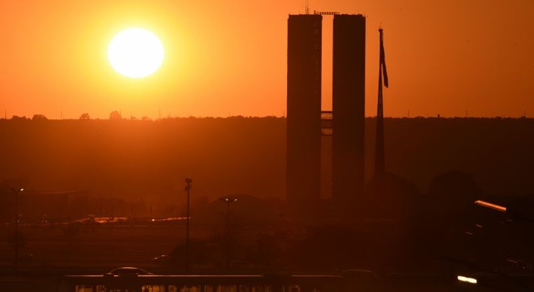 Céu deve permanecer limpo nesta quarta-feira