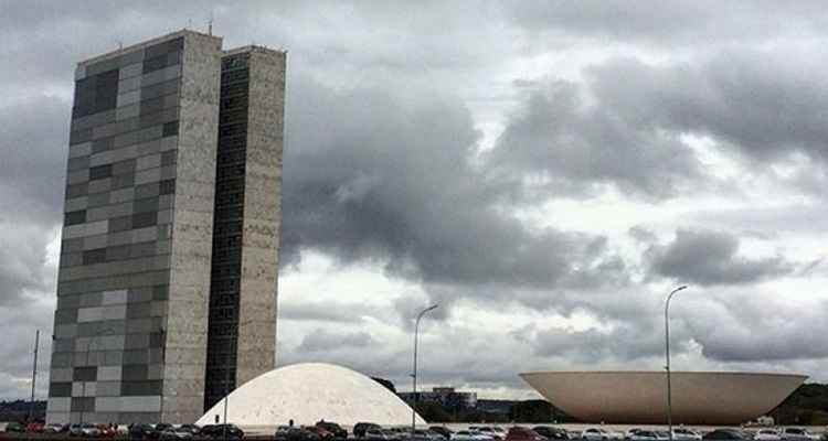 Céu deverá ficar nublado nesta sexta-feira. Previsão do tempo aponta volta das chuvas mais intensas para depois do Natal