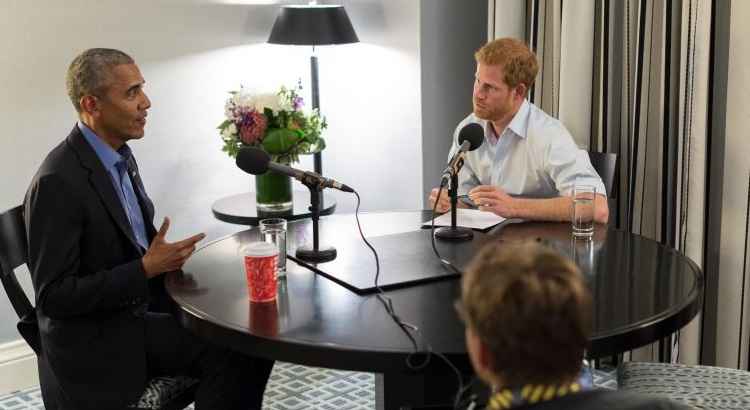 Príncipe Harry entrevista o ex-presidente dos EUA, Barack Obama