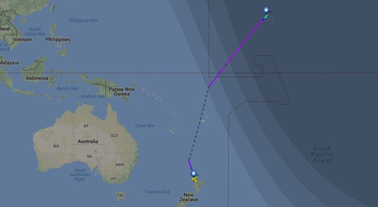 A 'viagem no tempo' causada por uma linha imaginária traçada no oceano fez com que o avião da Hawaiian Airlines decolasse às 0h05 do dia 1º de janeiro de 2018 e pousasse às 10h do dia 31 de dezembro de 2017