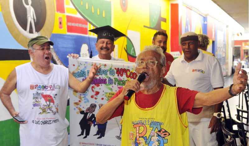 Preparativos para escolha da musica do Pacotão no Conic, com Jadir Rodrigues, 68 anos, Paulo Miranda, 63 anos, José Antonio Filho, jornalista, e Cícero Ferreira, fundador do bloco