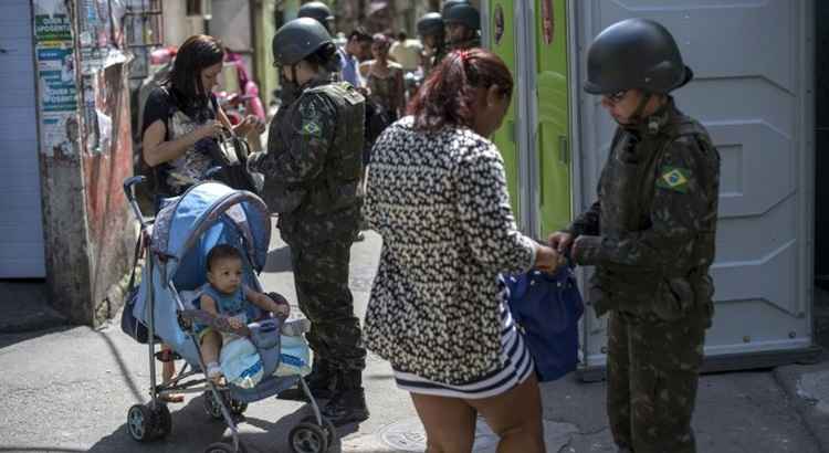 A Defensoria não informou em qual favela teria ocorrido a varredura de telefones