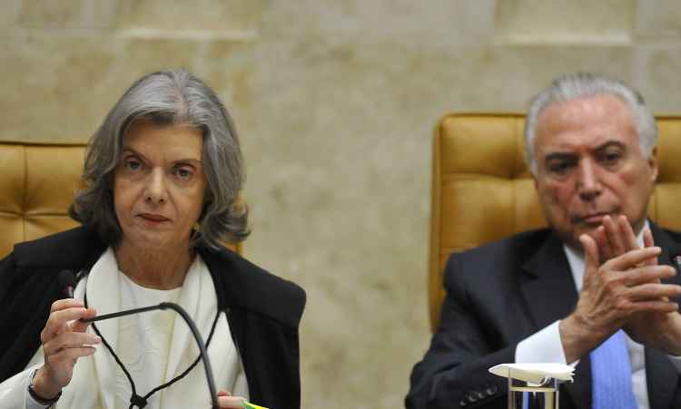 A presidente do supremo tribunal federal Cármen Lúcia e o presidente da república Michel Temer, um ao lado do outro