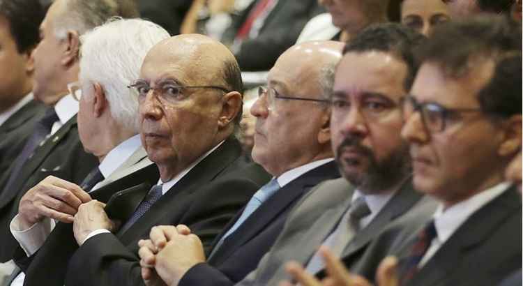 Uma comitiva de ministros defendeu a proposta - Fernando Coelho Filho, de Minas e Energia; Henrique Meirelles, da Fazenda; e Dyogo Oliveira, do Planejamento