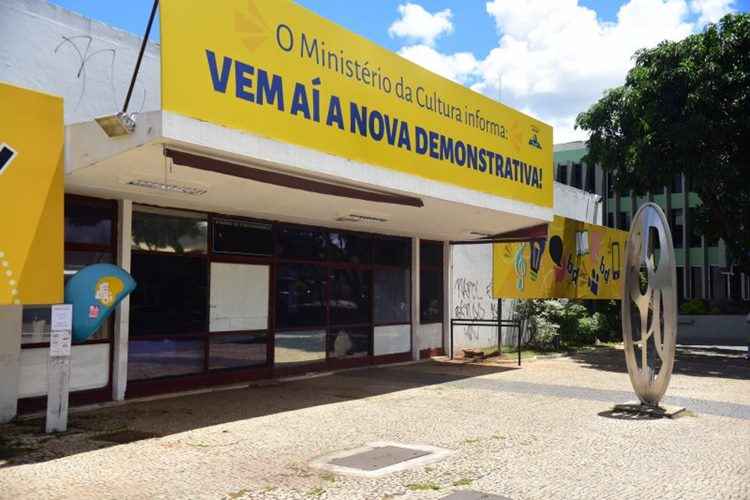 O estabelecimento, braço da Fundação Biblioteca Nacional, na capital desde 1970, está fechado desde 6 de maio de 2014, após uma vistoria da Defesa Civil