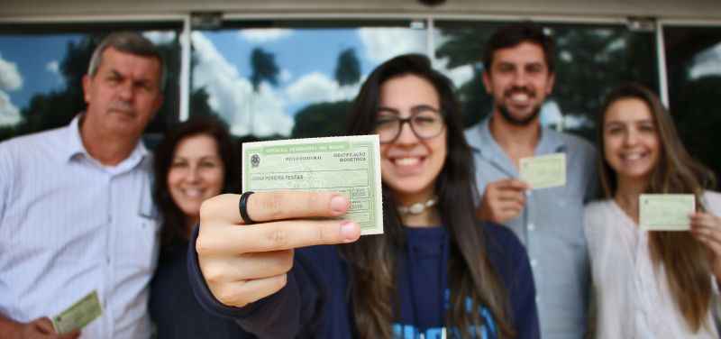 Os cariocas João e Maristela, além dos filhos Joana (C), Mateus e Júlia, transferiram o título para o DF