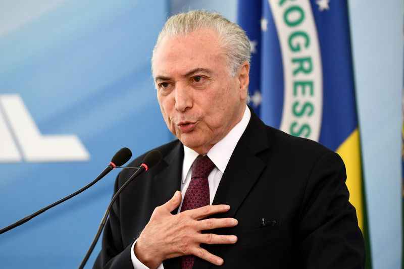 Logo cedo, demonstrando bastante irritação, Temer queixou-se publicamente do que chamou de 