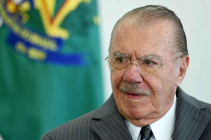 Com 88 anos recém completados, Sarney mantém diariamente um espaço em sua agenda para receber os políticos locais