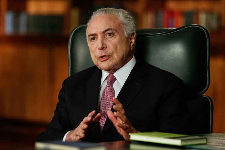 Michel Temer sentado