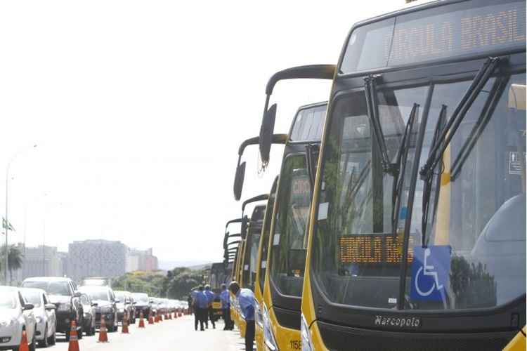 As linhas de ônibus seguirão a tabela horária de domingo. Os trens do metrô adotam o mesmo esquema de circulação e rodam de 7h às 19h