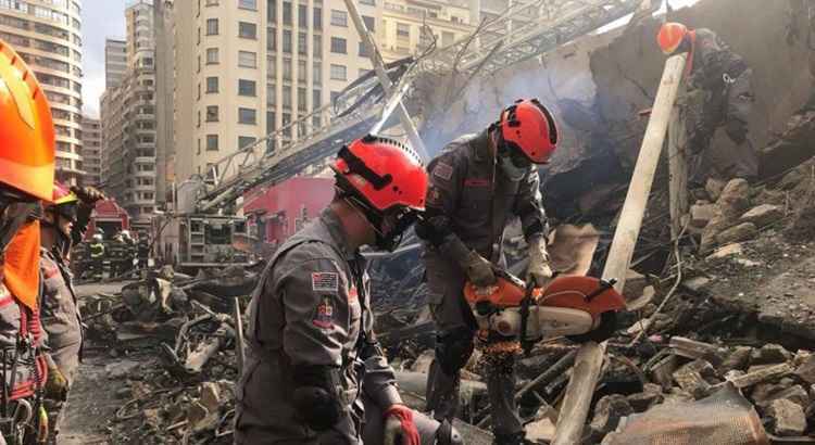 Oficialmente, os bombeiros confirmaram o desaparecimento de quatro pessoas