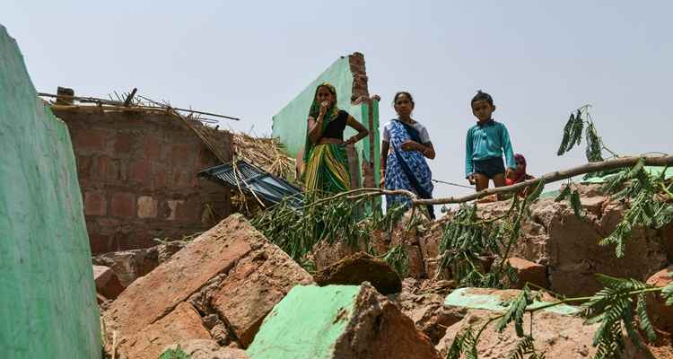 Violentas tempestades de areia deixam quase 150 mortos na Índia