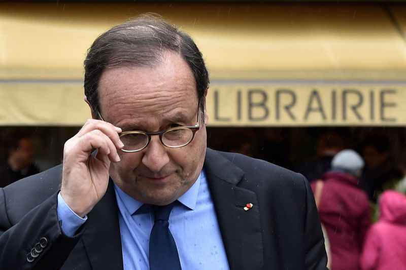 Hollande era chefe de Estado da França quando ocorreram os atentados na noite de 13 de novembro de 2015, que deixaram 130 mortos e centenas de feridos