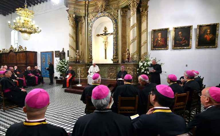 Bispos chilenos irão ao Vaticano 'com humildade' por casos de pedofilia