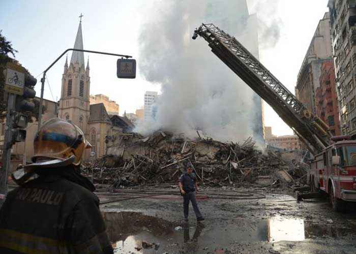 Uma homenagem foi prestada ao serviço prestados pelo bombeiros