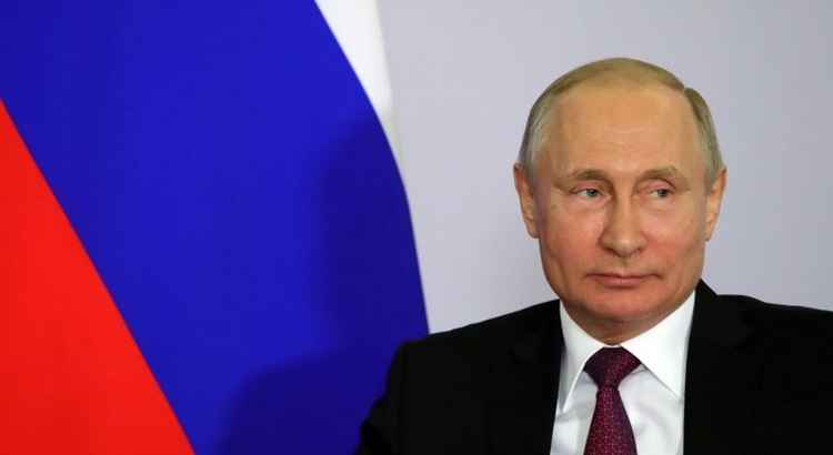 Vladimir Putin comparecerá ao local para inaugurar a parte rodoviária da ponte