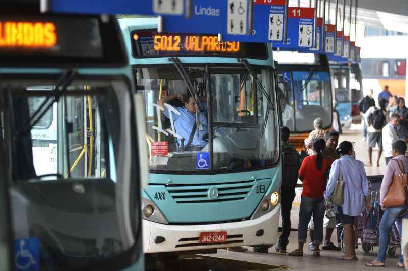 A UTB reduziu ainda mais a frota no fim de semana. De acordo com a empresa, a circulação de ônibus na segunda-feira ainda é imprevisível